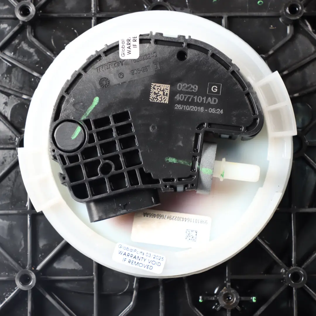 DTNB AdBlue Additive Reducing Tank Pump to Audi A4 B9 2.0 TDI with Part number 8W0131879BA Audi A4 B9 2.0 TDI DTNB AdBlue Additive Reducing Tank Pump - SKU 8W0131879BA - Part number 8W0131879BA