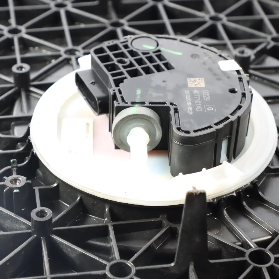 DTNB AdBlue Additive Reducing Tank Pump to Audi A4 B9 2.0 TDI with Part number 8W0131879BA Audi A4 B9 2.0 TDI DTNB AdBlue Additive Reducing Tank Pump - SKU 8W0131879BA - Part number 8W0131879BA