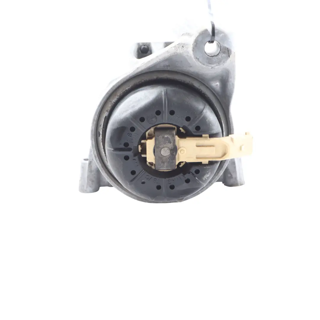 Mount Support Holder Left N/S 2.0 TDI to Audi A4 B9 A5 F5 Engine with Part number 8W0199371AT Audi A4 B9 A5 F5 Engine Mount Support Holder Left N/S 2.0 TDI - SKU 8W0199371AT - Part number 8W0199371AT