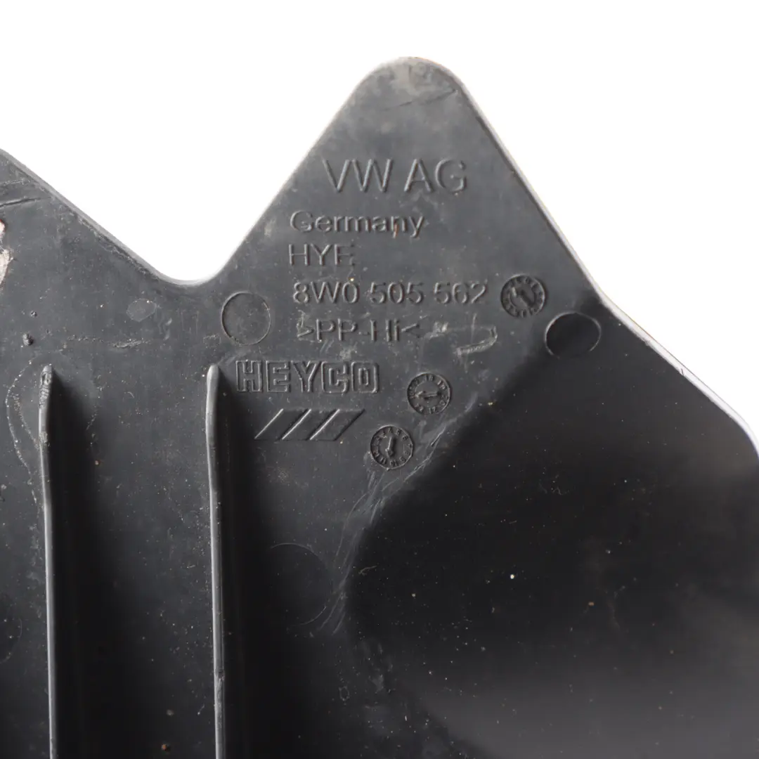 Embellecedor Bajos Tapa Brazo De Suspensión Trasero Derecho para Audi A5 F5 con número de pieza 8W0505562 Audi A5 F5 Embellecedor Bajos Tapa Brazo De Suspensión Trasero Derecho - SKU 8W0505562 - Número de pieza 8W0505562