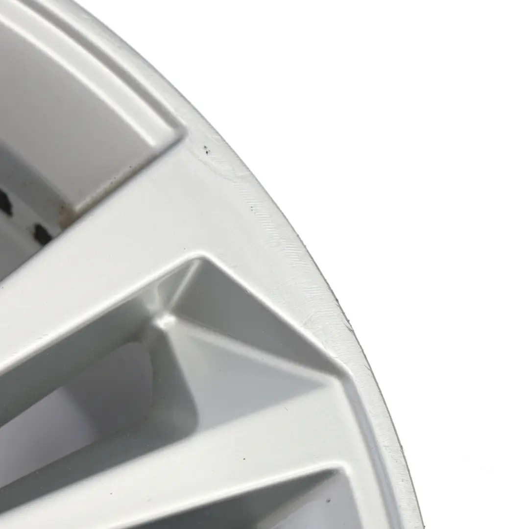 Jante Alliage Argent 18" 8.5J ET:29 Rayons Étoile pour Audi A4 B9 8W à propos du numéro de pièce 8W0601025AK Audi A4 B9 8W Jante Alliage Argent 18" 8.5J ET:29 Rayons Étoile - SKU 8W0601025AK-2 - Numéro de pièce 8W0601025AK