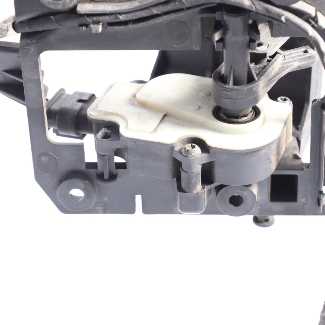 Flap Grille Shutter Motor Actuator to Audi A5 F5 Air with Part number 8W0807663 Audi A5 F5 Air Flap Grille Shutter Motor Actuator - SKU 8W0807663 - Part number 8W0807663