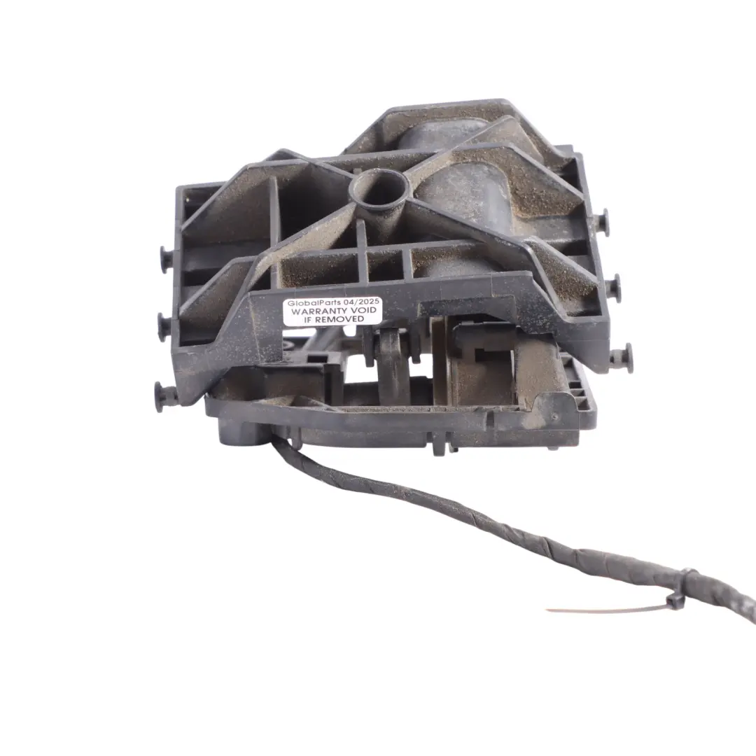 Flap Grille Shutter Motor Actuator to Audi A5 F5 Air with Part number 8W0807663 Audi A5 F5 Air Flap Grille Shutter Motor Actuator - SKU 8W0807663 - Part number 8W0807663