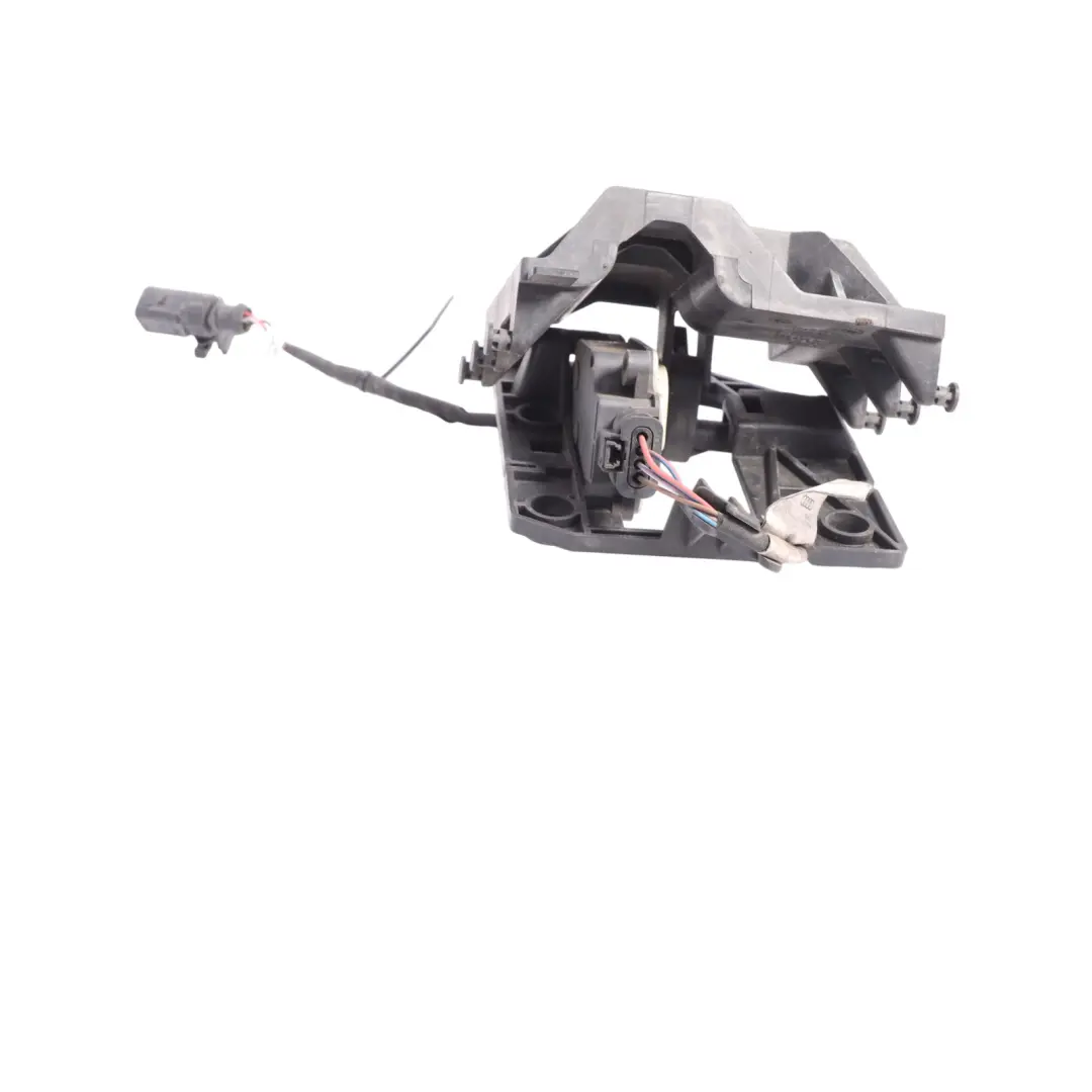 Flap Grille Shutter Motor Actuator to Audi A5 F5 Air with Part number 8W0807663 Audi A5 F5 Air Flap Grille Shutter Motor Actuator - SKU 8W0807663 - Part number 8W0807663