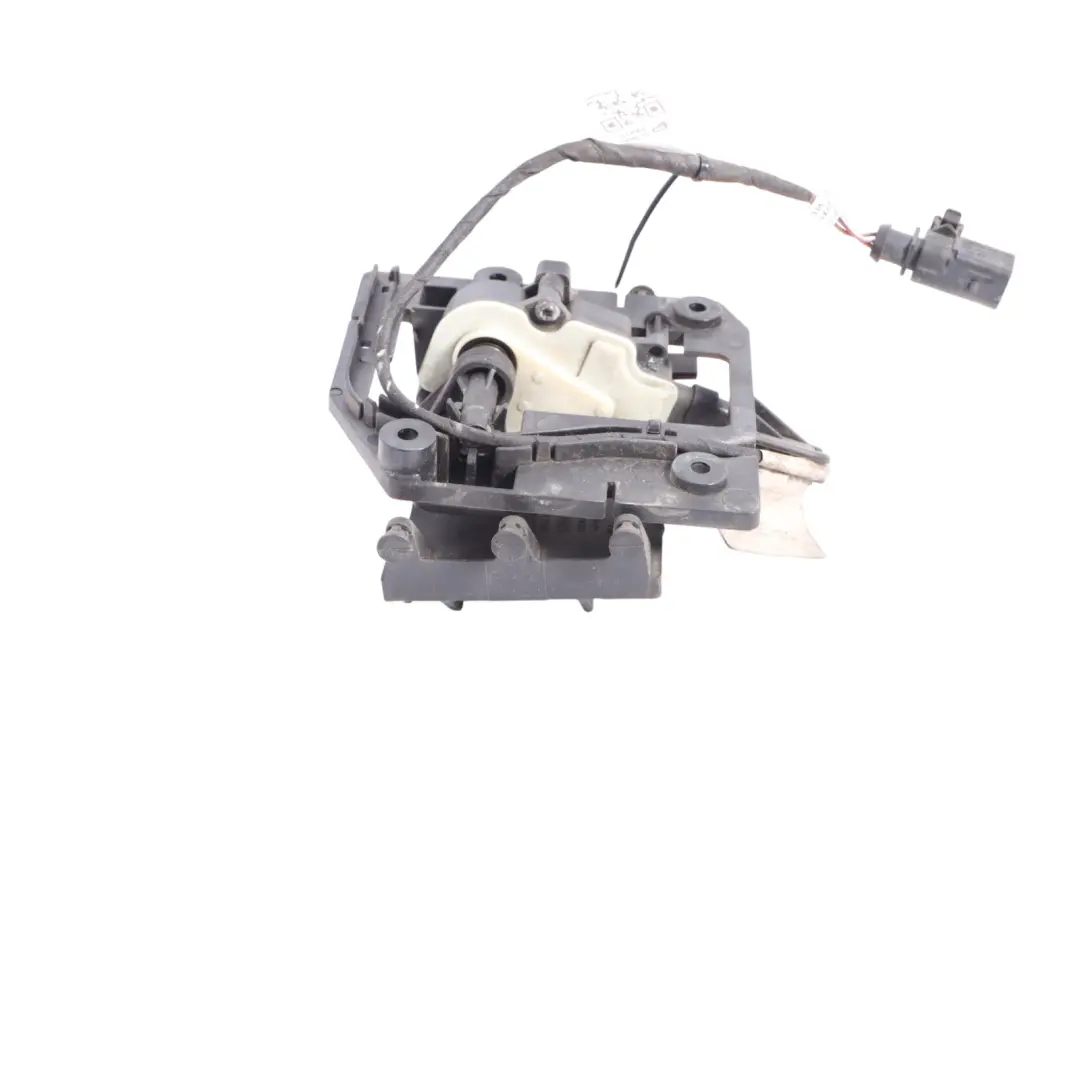 Flap Grille Shutter Motor Actuator to Audi A5 F5 Air with Part number 8W0807663 Audi A5 F5 Air Flap Grille Shutter Motor Actuator - SKU 8W0807663 - Part number 8W0807663