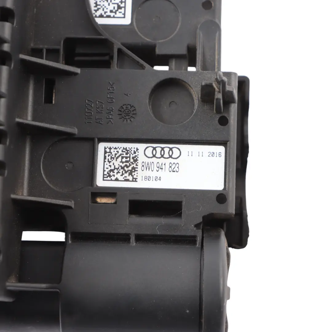 Audi A5 F5 Caja Fusibles Relé Distribución Energía Batería - SKU 8W0941823 - Número de pieza 8W0941823