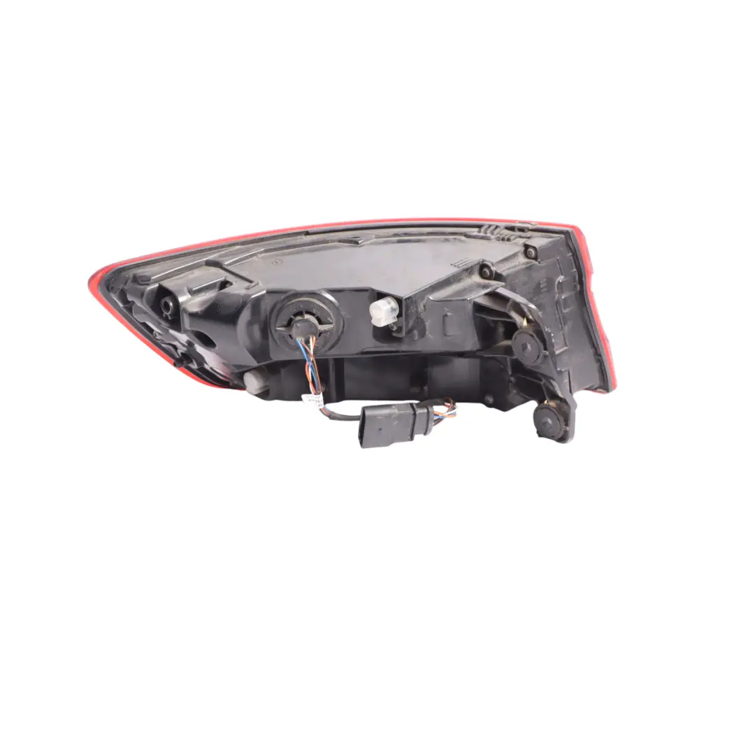 Tail Light Lamp Side Panel Rear Right O/S Taillight to Audi A4 B9 with Part number 8W5945092G Audi A4 B9 Tail Light Lamp Side Panel Rear Right O/S Taillight - SKU 8W5945092G-1 - Part number 8W5945092G