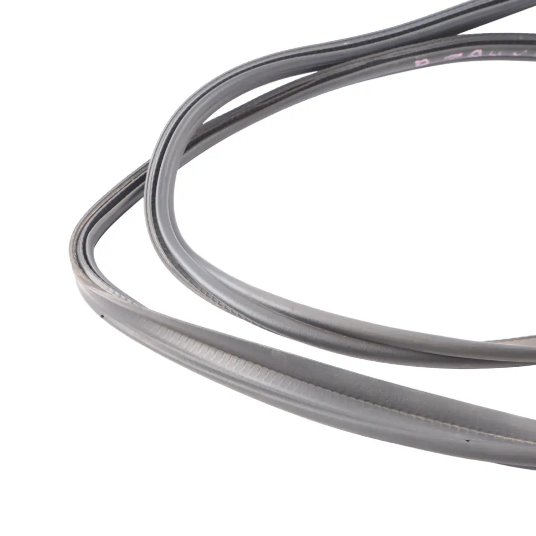 Guarnizione Gomma Per Bordo Portellone Posteriore per Audi A5 S5 F5 Coupe con numero di parte 8W6827705B Audi A5 S5 F5 Coupe Guarnizione Gomma Per Bordo Portellone Posteriore - SKU 8W6827705B - Numero di parte 8W6827705B