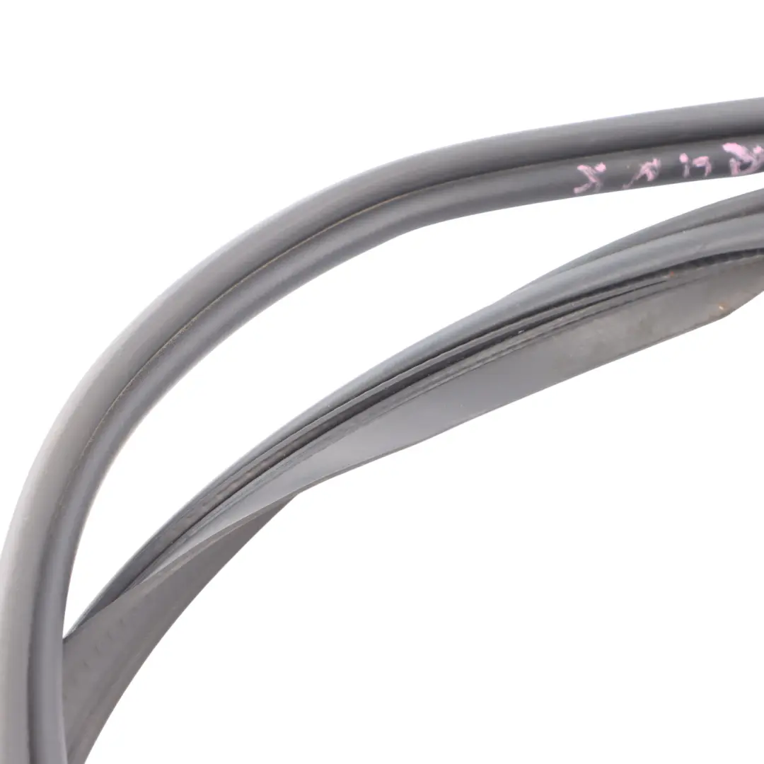 Guarnizione Gomma Per Bordo Portellone Posteriore per Audi A5 S5 F5 Coupe con numero di parte 8W6827705B Audi A5 S5 F5 Coupe Guarnizione Gomma Per Bordo Portellone Posteriore - SKU 8W6827705B - Numero di parte 8W6827705B