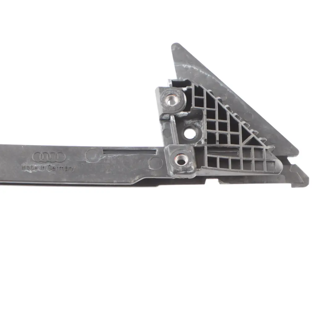 Audi A5 F5 Prowadnica Ramy Szyby Prawy Przód - SKU 8W6837068 - Numer Części 8W6837068