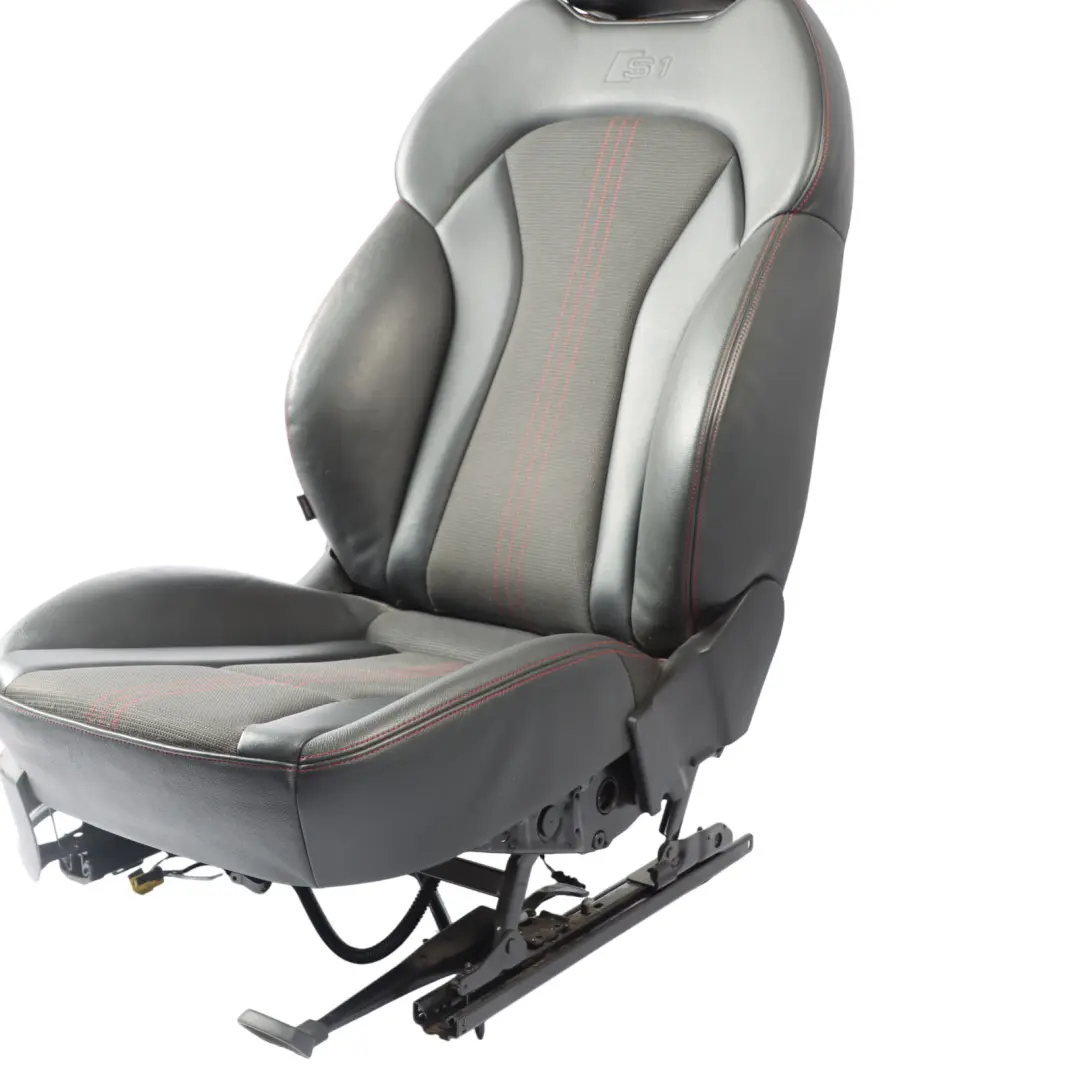 Puertas Asiento Deportivo Delantero Derecho Medio Cuero Negro Rojo para Audi S1 8X 5 con número de pieza 8XG881806 Audi S1 8X 5 Puertas Asiento Deportivo Delantero Derecho Medio Cuero Negro Rojo - SKU 8XG881806 - Número de pieza 8XG881806