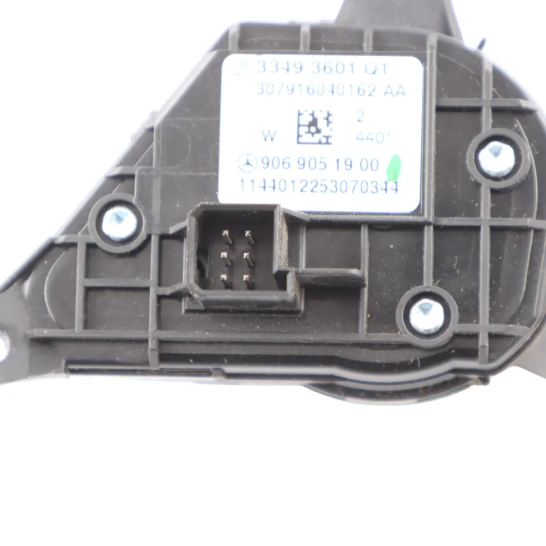 Pulsante Volante Mercedes Sprinter W906 Interruttore Multifunzione per con numero di parte A9069051900 Pulsante Volante Mercedes Sprinter W906 Interruttore Multifunzione - SKU A9069051900 - Numero di parte A9069051900