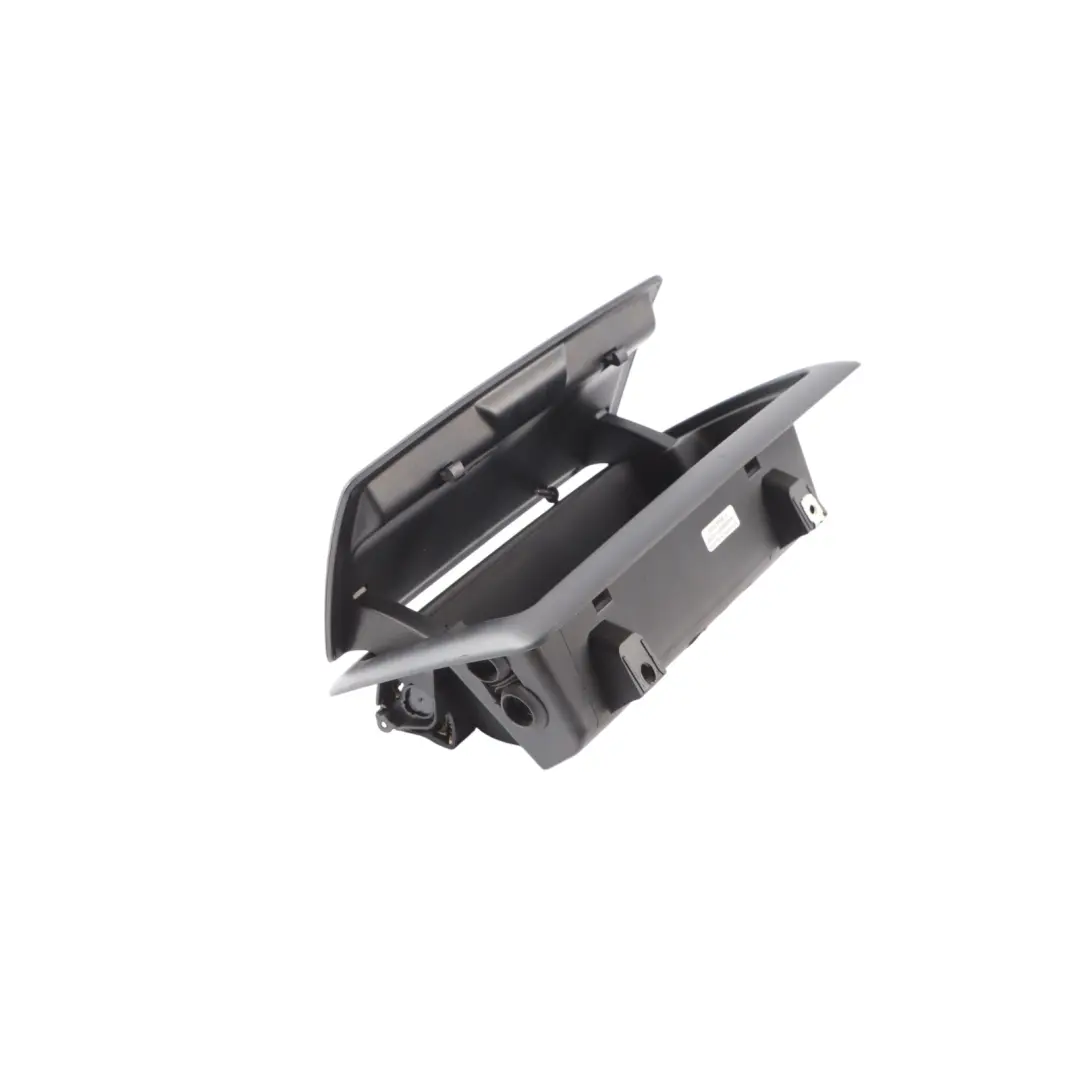 Vano Portaoggetti Pannello Strumentazione Frontale Sopra per BMW E81 E87 LCI con numero di parte 9127054 BMW E81 E87 LCI Vano Portaoggetti Pannello Strumentazione Frontale Sopra - SKU 9127054 - Numero di parte 9127054