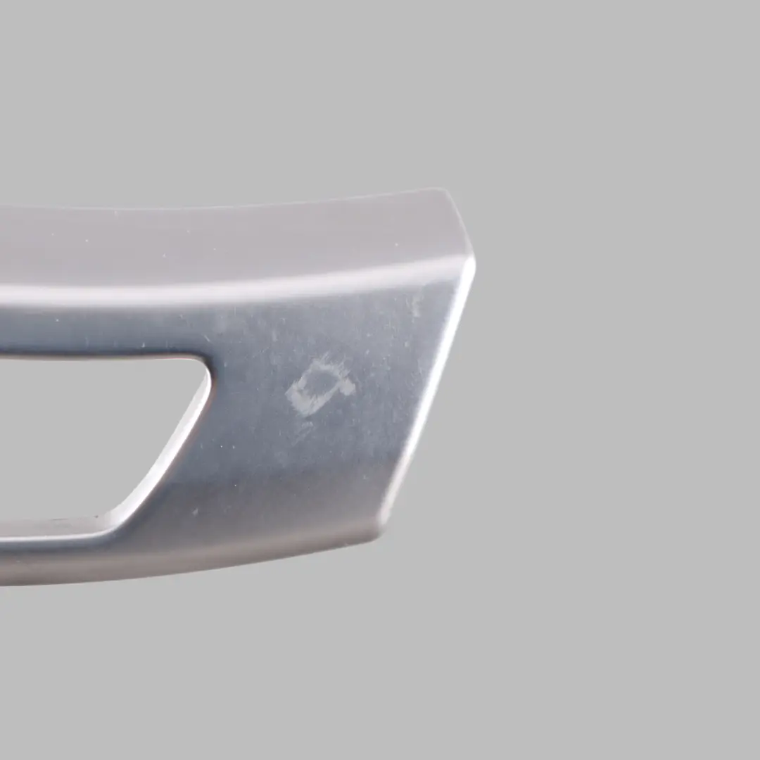 Garniture Verrouillage L'Accoudoir Central Argent pour BMW F07 GT à propos du numéro de pièce 9178355 BMW F07 GT Garniture Verrouillage L'Accoudoir Central Argent - SKU 9178355 - Numéro de pièce 9178355