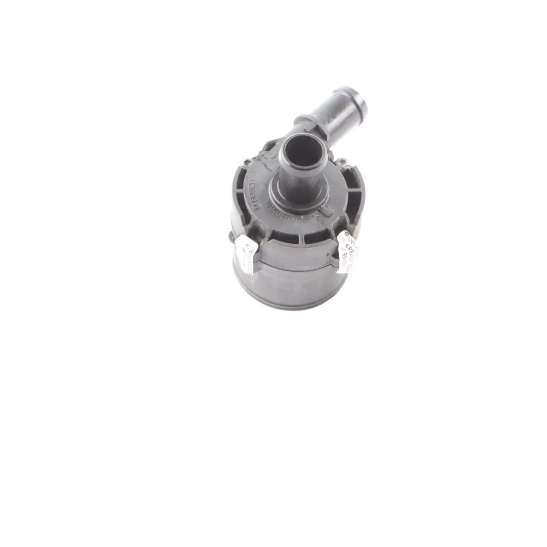 Mercedes X470 Nissan Navara OM699 Auxiliary Additional Water Pump - SKU 925164GA0A - Part number 925164GA0A