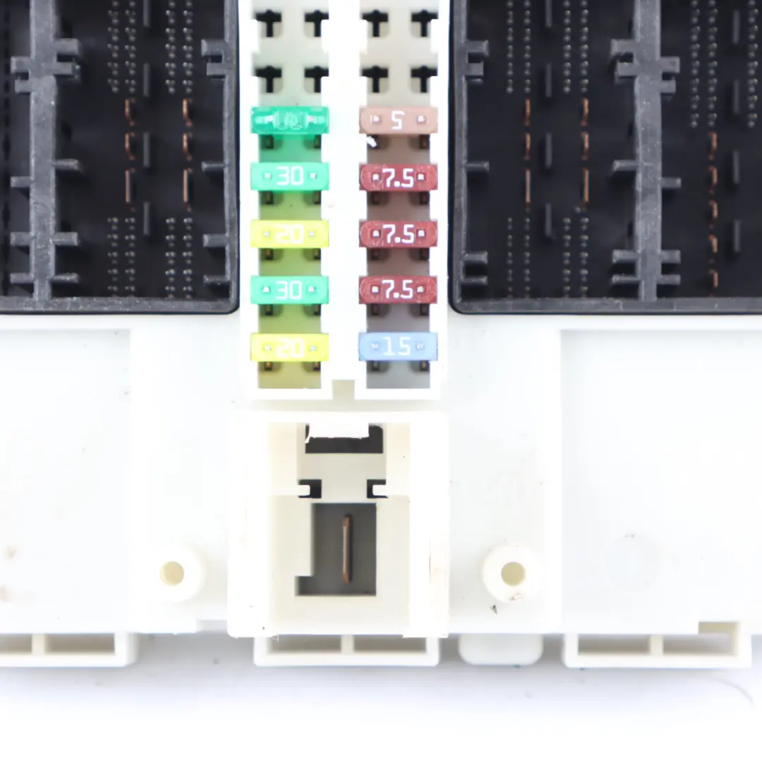 Fuse Box Electrical Power Distribution to BMW F20 F30 F31 with Part number 9303543 BMW F20 F30 F31 Fuse Box Electrical Power Distribution - SKU 9303543 - Part number 9303543