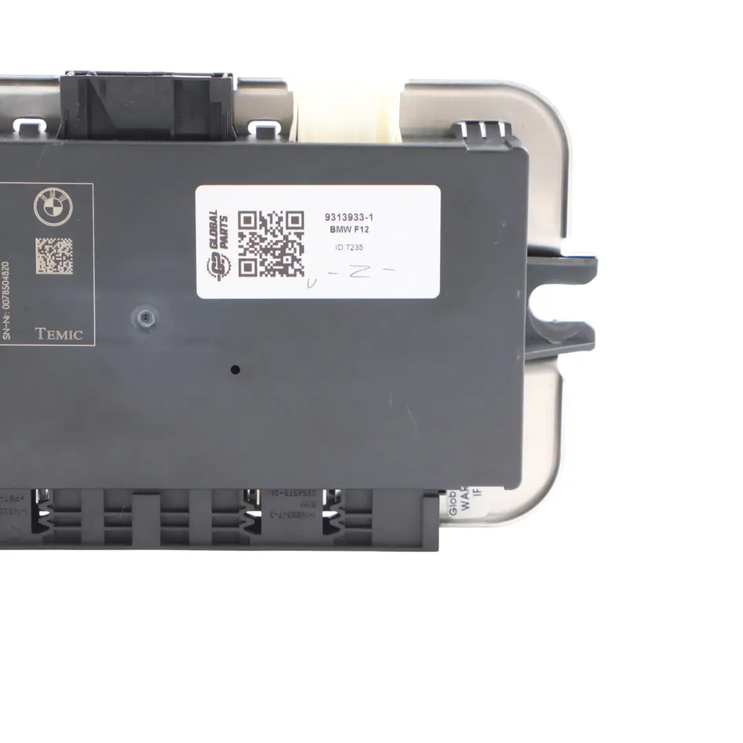 Footwell Light Module Control Unit ECU FRM3 to BMW F12 with Part number 9313933 BMW F12 Footwell Light Module Control Unit ECU FRM3 - SKU 9313933-1 - Part number 9313933