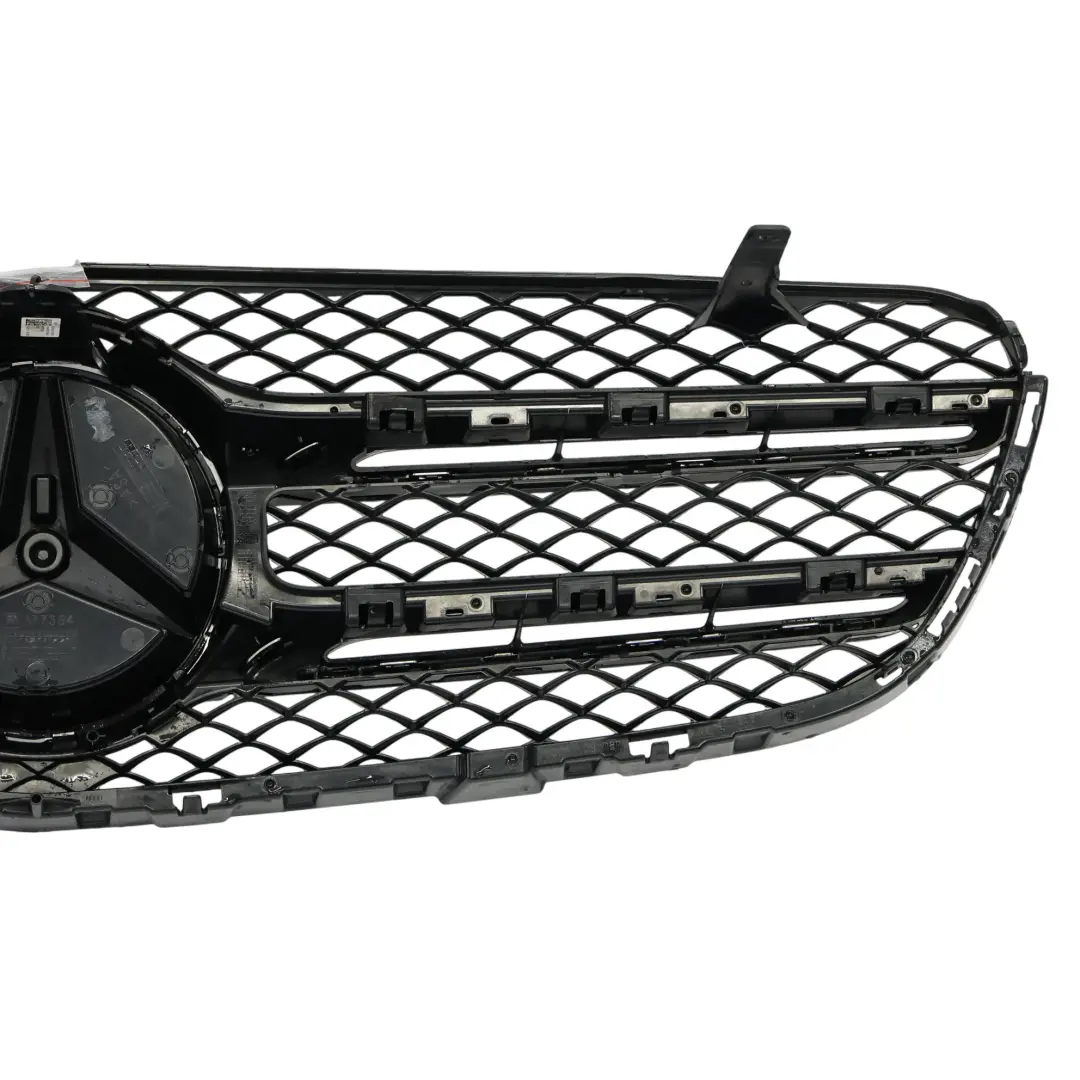 Parrilla Delantera Parachoques Insignia Estrella para Mercedes GLC X253 con número de pieza A0008880160 Mercedes GLC X253 Parrilla Delantera Parachoques Insignia Estrella - SKU A0008880160 - Número de pieza A0008880160