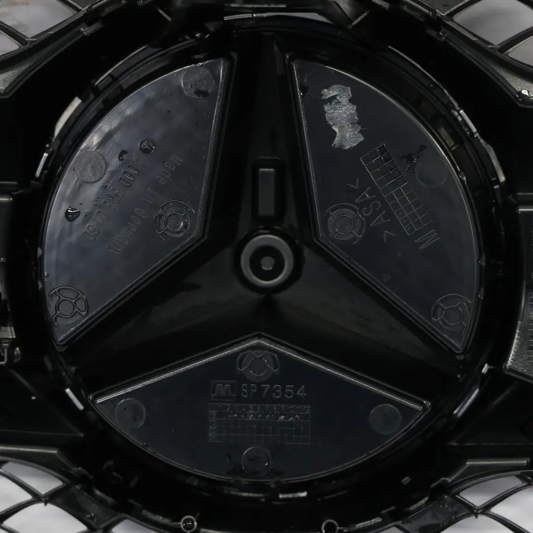 Parrilla Delantera Parachoques Insignia Estrella para Mercedes GLC X253 con número de pieza A0008880160 Mercedes GLC X253 Parrilla Delantera Parachoques Insignia Estrella - SKU A0008880160 - Número de pieza A0008880160