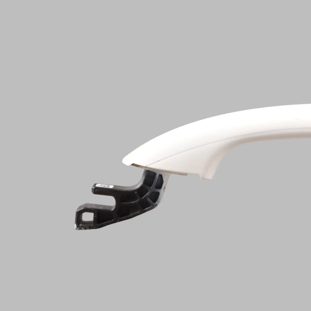 Klamka Przód Tył Lewa Biały do Mercedes W205 W213 o numerze A0997601559 Mercedes W205 W213 Klamka Przód Tył Lewa Biały - SKU A0997601559-POL - Numer Części A0997601559