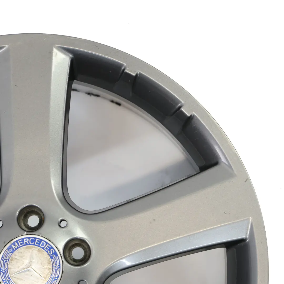 Grau Leicht metall felge 20" 8,5J ET:56 für Mercedes ML W164 mit Teilenummer A1644011102 Mercedes ML W164 Grau Leicht metall felge 20" 8,5J ET:56 - SKU A1644011102-2 - Teilenummer A1644011102