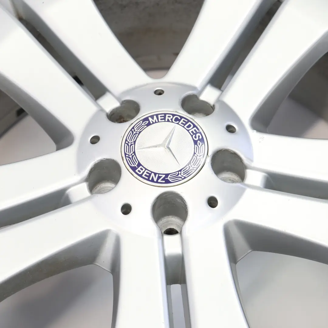 Jante Alliage Argentée 19" 8.5J ET:56 Double Rayons pour Mercedes ML W164 à propos du numéro de pièce A1644012102 Mercedes ML W164 Jante Alliage Argentée 19" 8.5J ET:56 Double Rayons - SKU A1644012102-1 - Numéro de pièce A1644012102