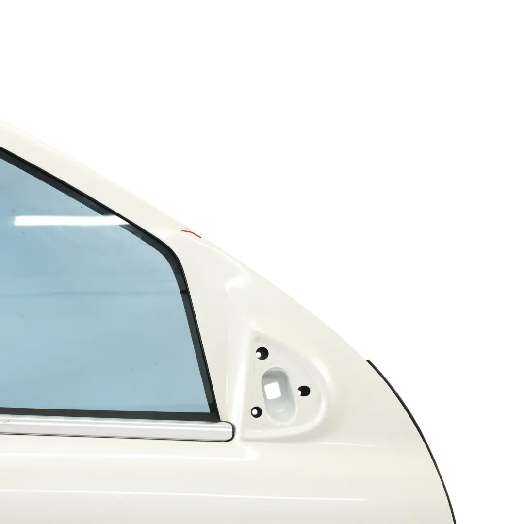 Puerta Delantera Derecha Diamond White Metallic - 799 para Mercedes ML W164 con número de pieza A1647201005 Mercedes ML W164 Puerta Delantera Derecha Diamond White Metallic - 799 - SKU A1647201005-DWM - Número de pieza A1647201005