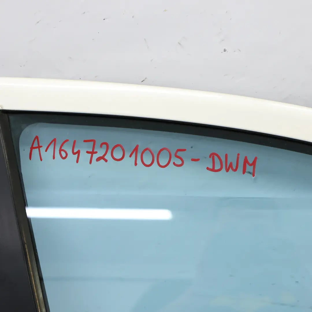 Tür Vorne Rechts Diamond White Weiss Metallic - 799 für Mercedes ML W164 mit Teilenummer A1647201005 Mercedes ML W164 Tür Vorne Rechts Diamond White Weiss Metallic - 799 - SKU A1647201005-DWM - Teilenummer A1647201005