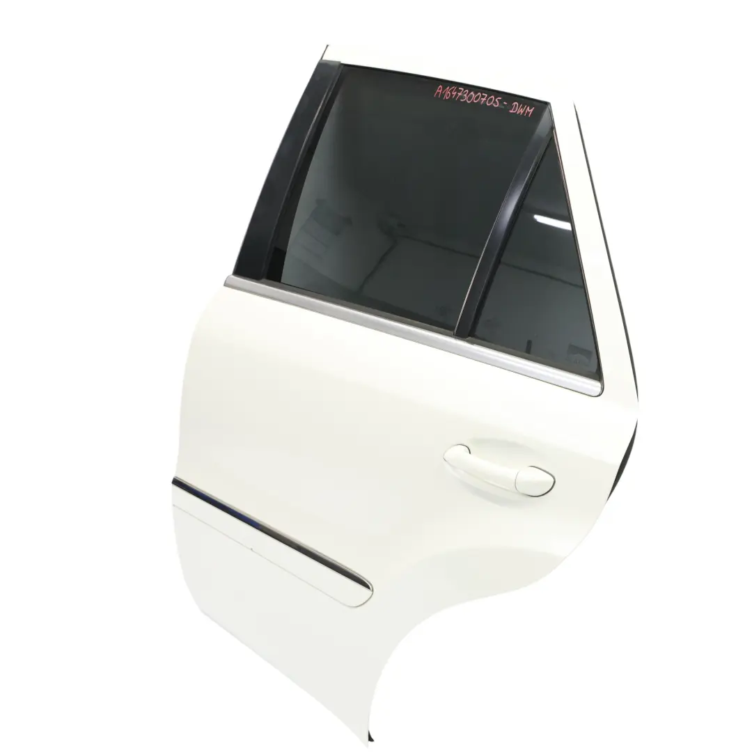 Porta Posteriore Sinistra Diamond White Metallic - 799 per Mercedes ML W164 con numero di parte A1647300705 Mercedes ML W164 Porta Posteriore Sinistra Diamond White Metallic - 799 - SKU A1647300705-DWM - Numero di parte A1647300705