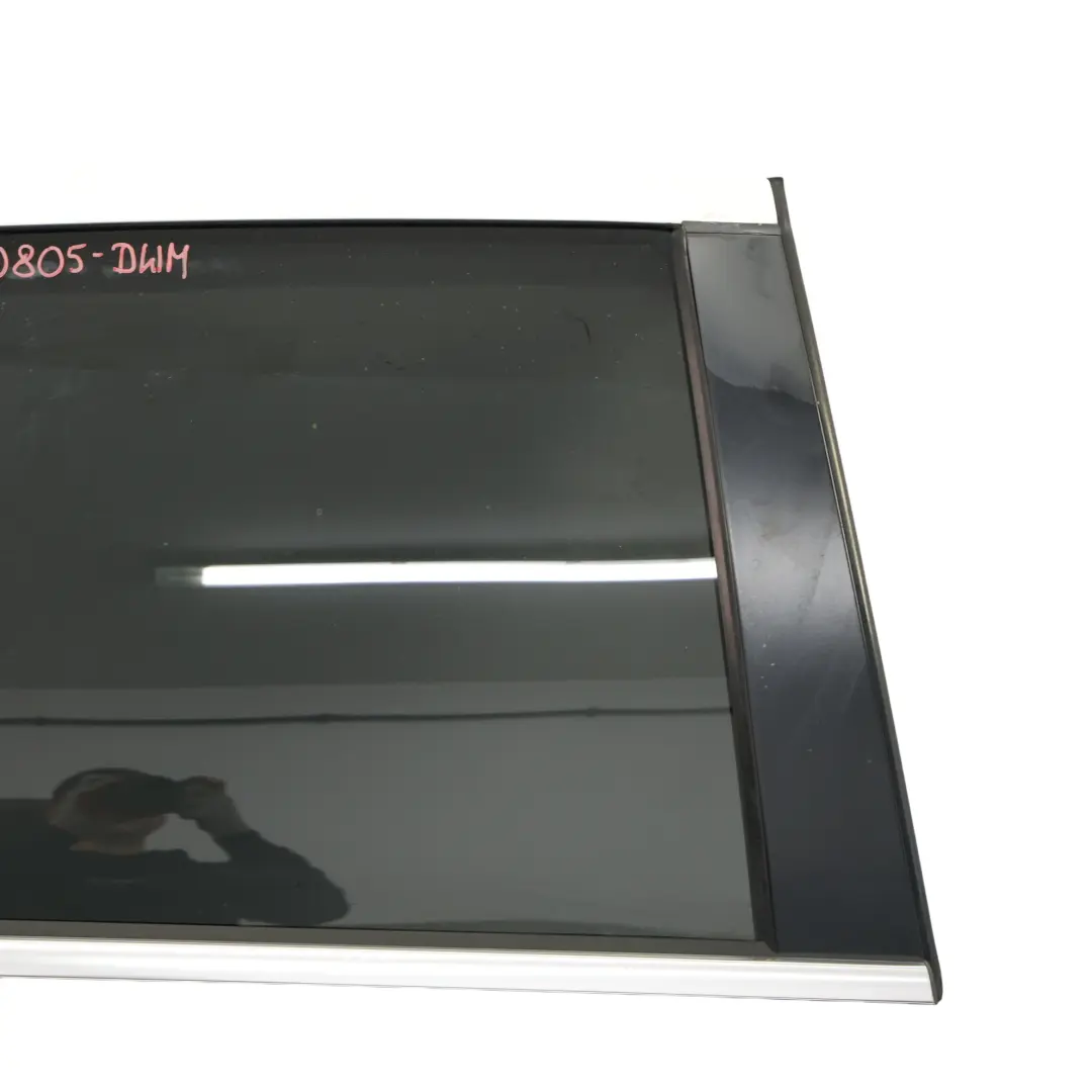 Porta Posteriore Destra Diamond White Bianco Metallic - 799 per Mercedes ML W164 con numero di parte A1647300805 Mercedes ML W164 Porta Posteriore Destra Diamond White Bianco Metallic - 799 - SKU A1647300805-DWM - Numero di parte A1647300805