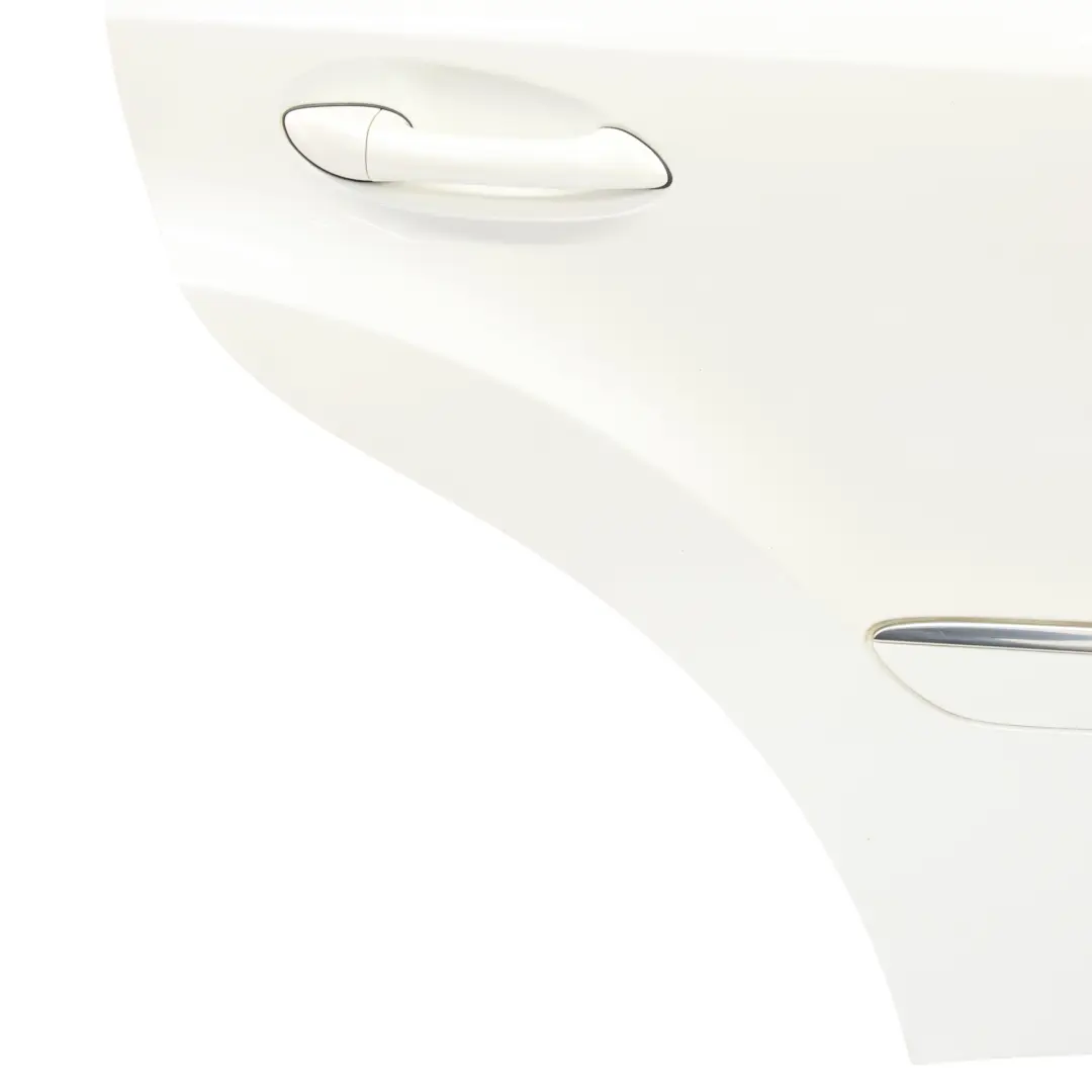 Drzwi Tylne Prawe Diamond White Metallic - 799 do Mercedes ML W164 o numerze A1647300805 Mercedes ML W164 Drzwi Tylne Prawe Diamond White Metallic - 799 - SKU A1647300805-DWM - Numer Części A1647300805