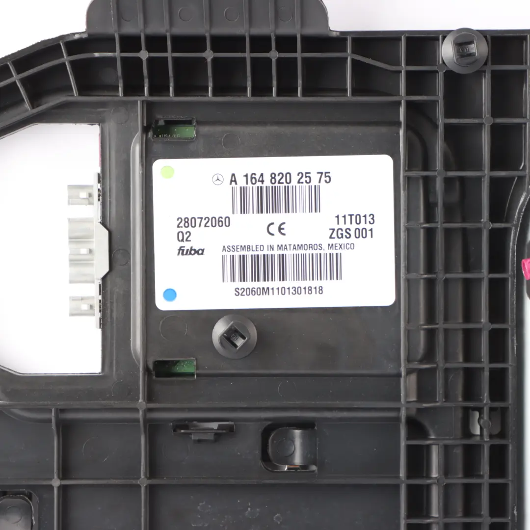 Antena de techo Radio Amplificador para Mercedes ML W164 con número de pieza A1648202575 Mercedes ML W164 Antena de techo Radio Amplificador - SKU A1648202575 - Número de pieza A1648202575