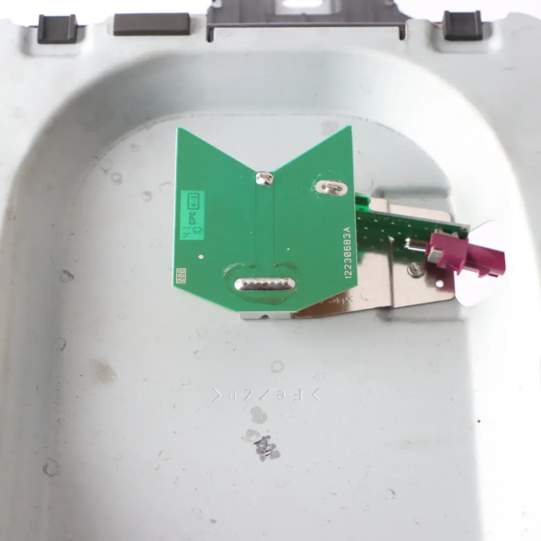 Roof Aerial Radio Antenna Amplifier Unit to Mercedes ML W164 with Part number A1648202575 Mercedes ML W164 Roof Aerial Radio Antenna Amplifier Unit - SKU A1648202575 - Part number A1648202575