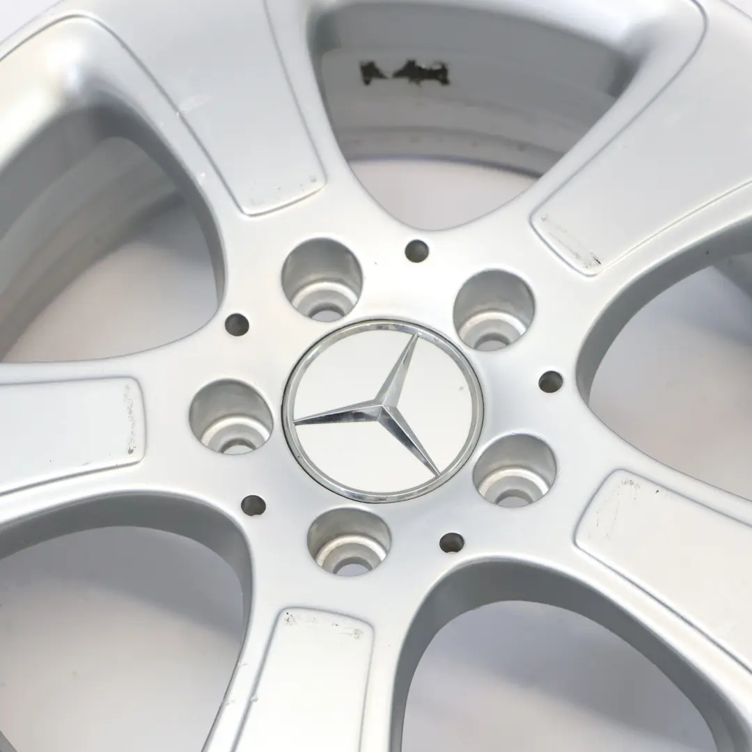 Cerchio In Lega Argento 16" 6J ET:46 per Mercedes W169 W245 con numero di parte A1694011002 Mercedes W169 W245 Cerchio In Lega Argento 16" 6J ET:46 - SKU A1694011002-1 - Numero di parte A1694011002