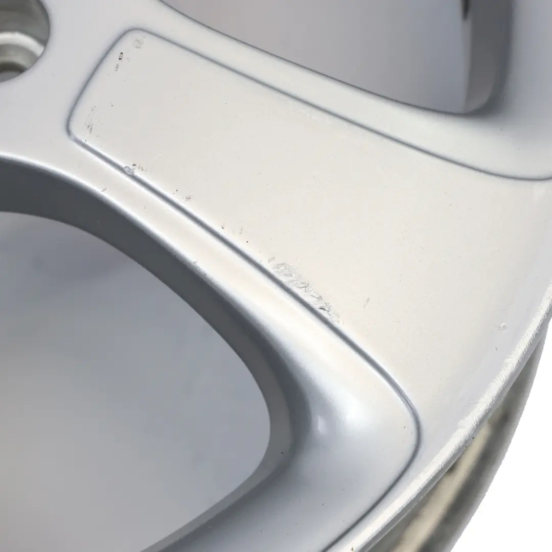 Silberne Leichtmetallfelge 16" 6J ET:46 für Mercedes W169 W245 mit Teilenummer A1694011002 Mercedes W169 W245 Silberne Leichtmetallfelge 16" 6J ET:46 - SKU A1694011002-2 - Teilenummer A1694011002