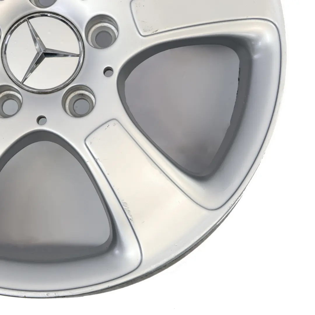 Silberne Leichtmetallfelge 16" 6J ET:46 für Mercedes W169 W245 mit Teilenummer A1694011002 Mercedes W169 W245 Silberne Leichtmetallfelge 16" 6J ET:46 - SKU A1694011002-2 - Teilenummer A1694011002