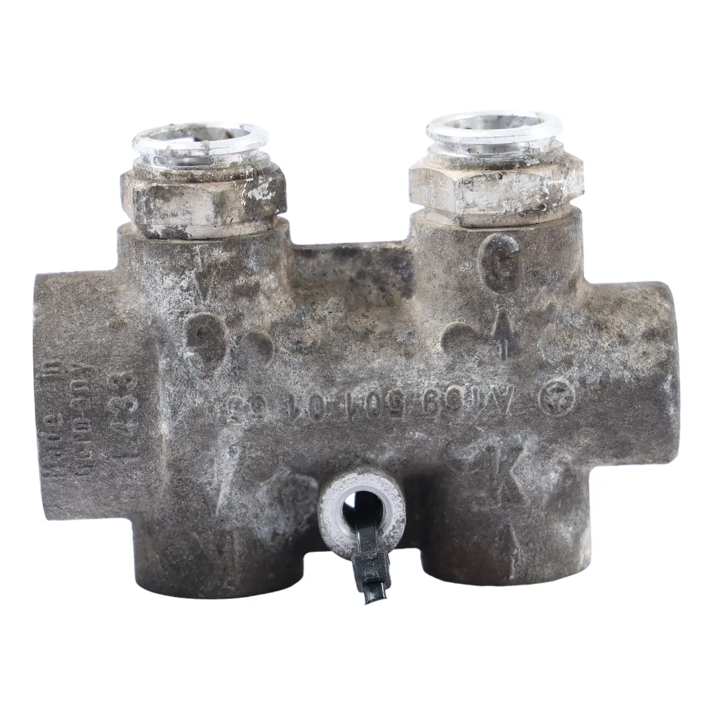 Mercedes W245 Thermostat De Tuyau De Refroidissement D'Huile A1695010165