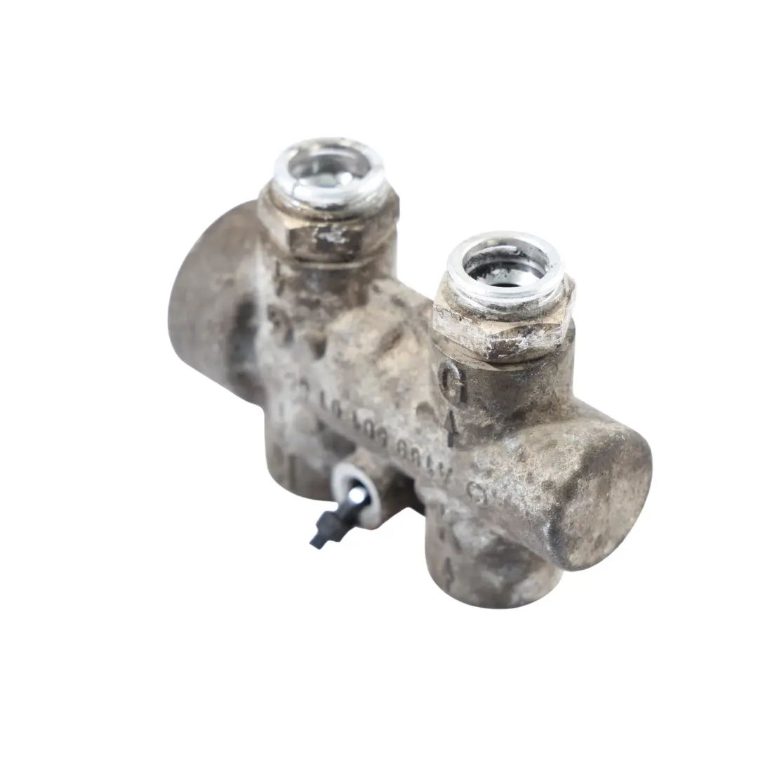 Öl Kühlleitung Rohr Thermostat für Mercedes W245 mit Teilenummer A1695010165 Mercedes W245 Öl Kühlleitung Rohr Thermostat - SKU A1695010165 - Teilenummer A1695010165