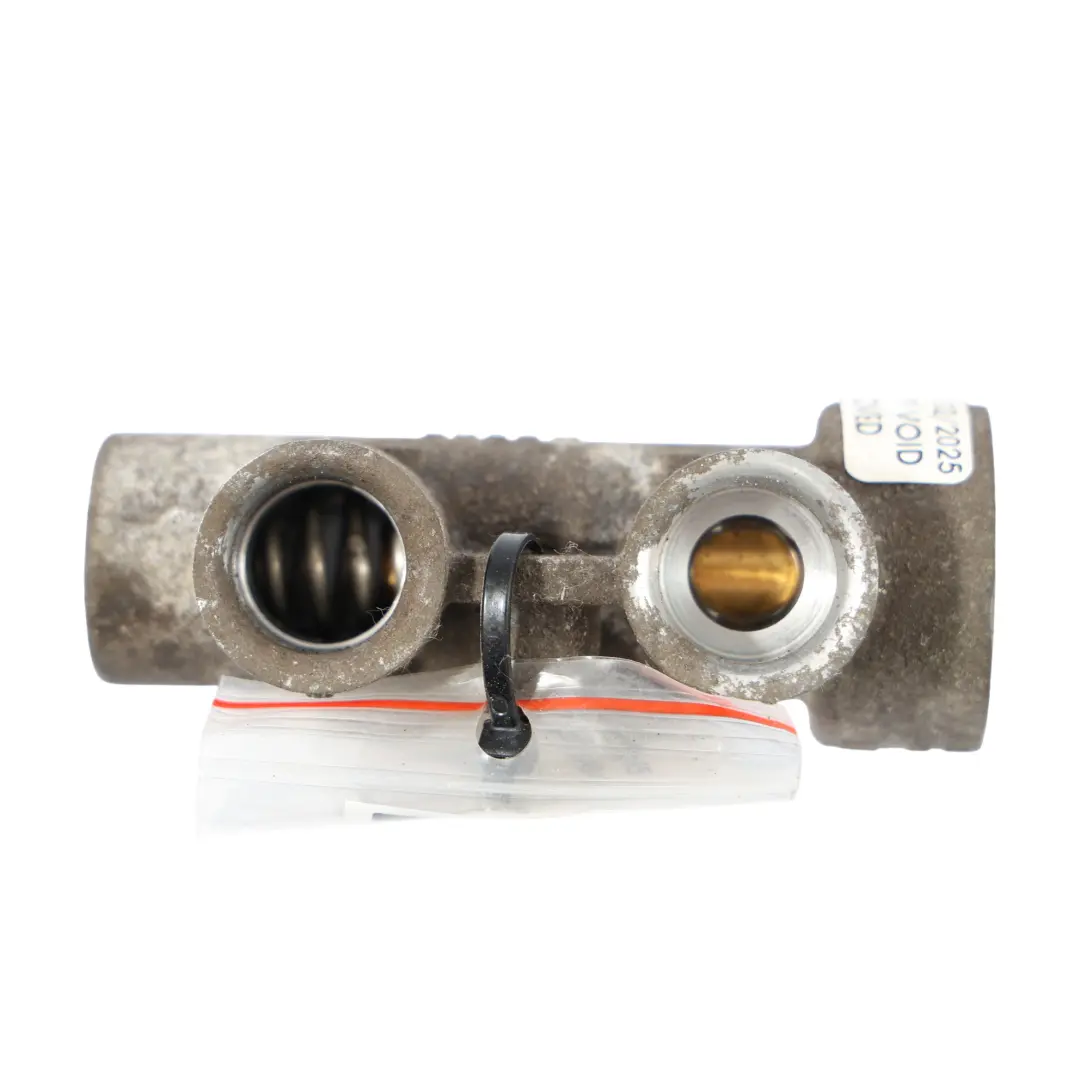Oil Cooling Line Pipe Thermostat Mercedes W245 - SKU A1695010165 - Part number A1695010165