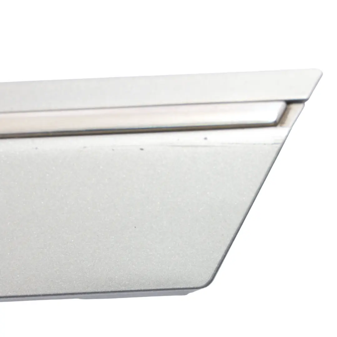 Listwa Drzwi Lewy Tył Comet Grey Szary Metalik - 748 do Mercedes W245 o numerze A1696903562 Mercedes W245 Listwa Drzwi Lewy Tył Comet Grey Szary Metalik - 748 - SKU A1696903562-KMG - Numer Części A1696903562