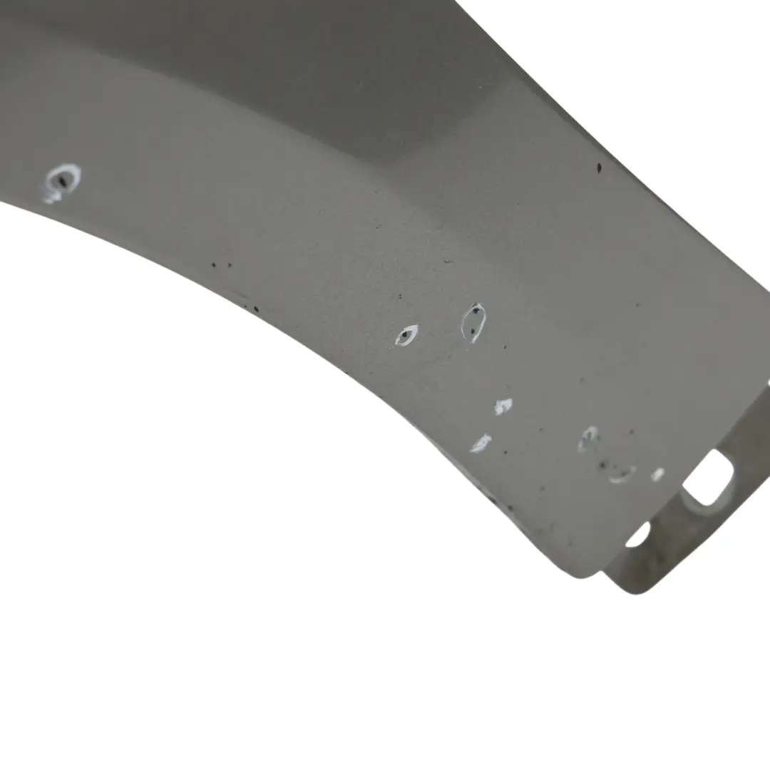 Panel Lateral Guardabarros Delantero Izquierdo Comet Grey - 748 para Mercedes W245 con número de pieza A1698800918 Mercedes W245 Panel Lateral Guardabarros Delantero Izquierdo Comet Grey - 748 - SKU A1698800918-KMG - Número de pieza A1698800918