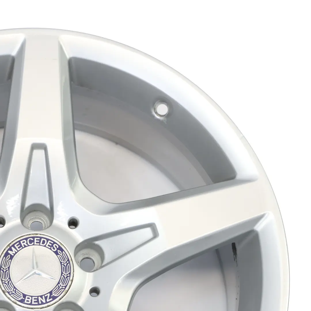 Srebrna Felga Aluminiowa 18" ET:36 8,5J do Mercedes R172 AMG o numerze A1724012702 Mercedes R172 AMG Srebrna Felga Aluminiowa 18" ET:36 8,5J - SKU A1724012702-2 - Numer Części A1724012702