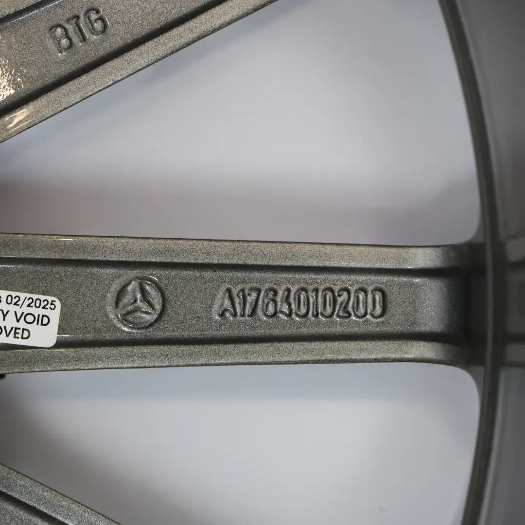 Felga Aluminiowa 18" 14 Szprych ET:52 7.5J do Mercedes W176 AMG o numerze A1764010200 Mercedes W176 AMG Felga Aluminiowa 18" 14 Szprych ET:52 7.5J - SKU A1764010200-2 - Numer Części A1764010200