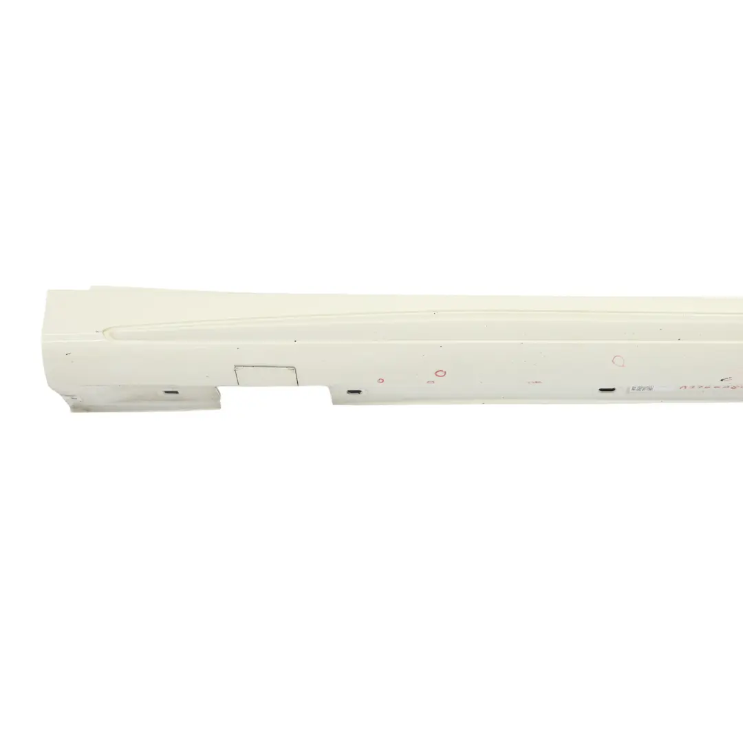 Cache Latérale Mercedes W176 AMG Seuil De Porte Gauche W246 Calcite White - 650 - SKU A1766980054-CW1 - Numéro de pièce A1766980054