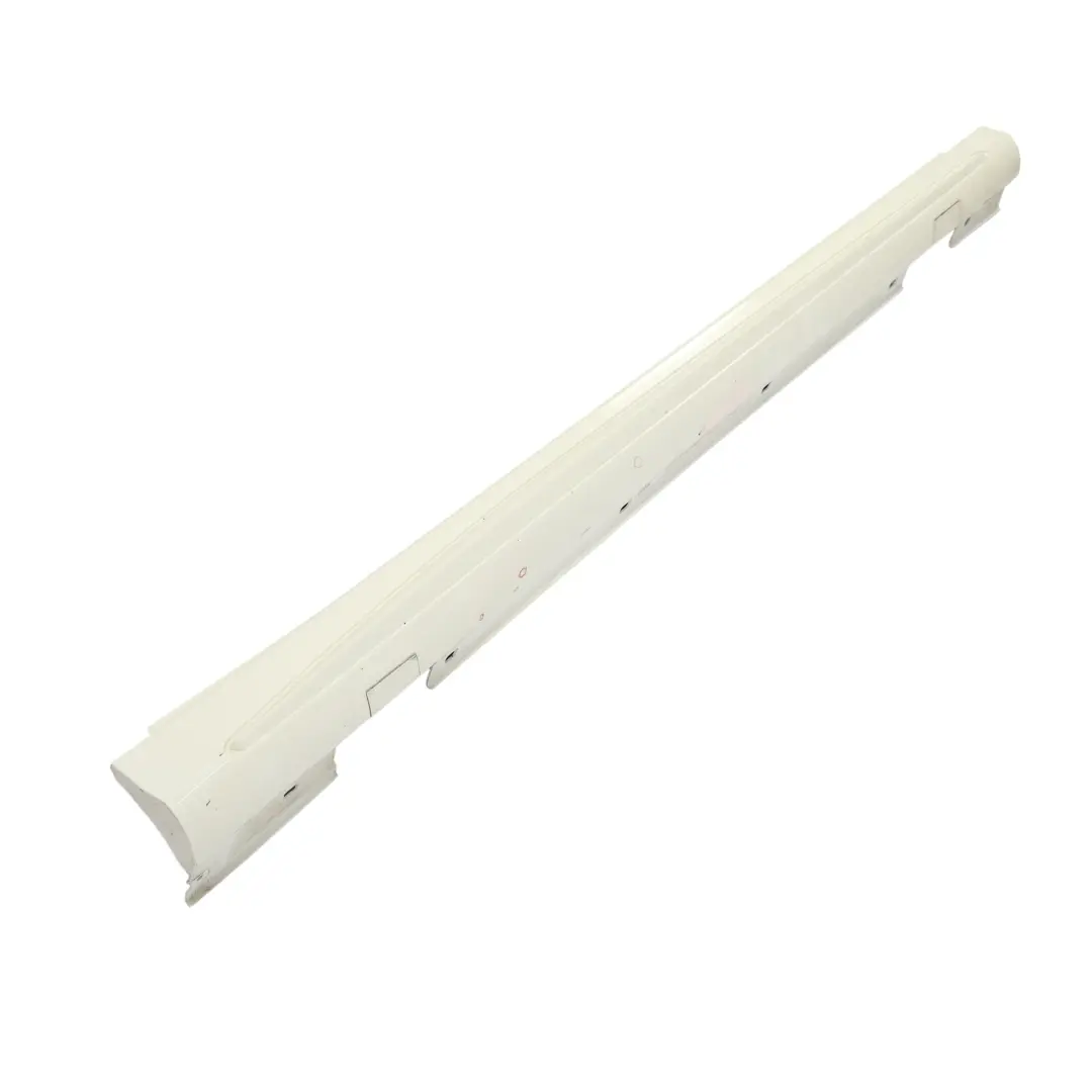  Cache Latérale Mercedes W176 AMG Seuil De Porte Gauche W246 Calcite White - 650 - SKU A1766980054-CW1 - Numéro de pièce A1766980054