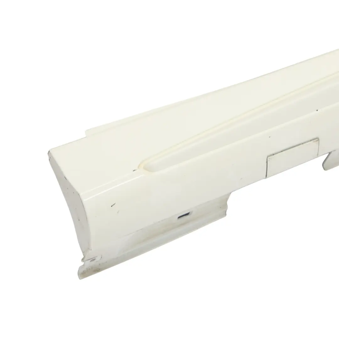  Cache Latérale Mercedes W176 AMG Seuil De Porte Gauche W246 Calcite White - 650 - SKU A1766980054-CW1 - Numéro de pièce A1766980054