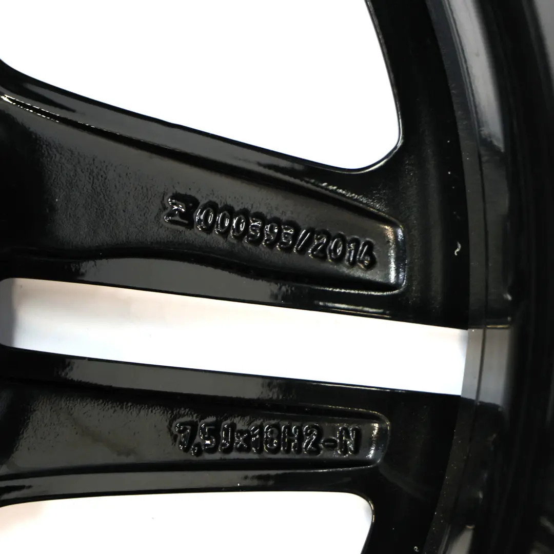 Cerchio lega 5 doppie razze 18" 7,5J ET:49 per Mercedes W177 V177 AMG con numero di parte A1774011500 Mercedes W177 V177 AMG Cerchio lega 5 doppie razze 18" 7,5J ET:49 - SKU A1774011500-1 - Numero di parte A1774011500