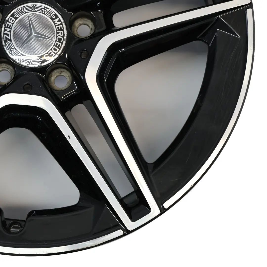 Leicht Metall Felge 5 Doppel Speiche 18" 7,5J für Mercedes W177 V177 AMG mit Teilenummer A1774011500 Mercedes W177 V177 AMG Leicht Metall Felge 5 Doppel Speiche 18" 7,5J - SKU A1774011500-1 - Teilenummer A1774011500