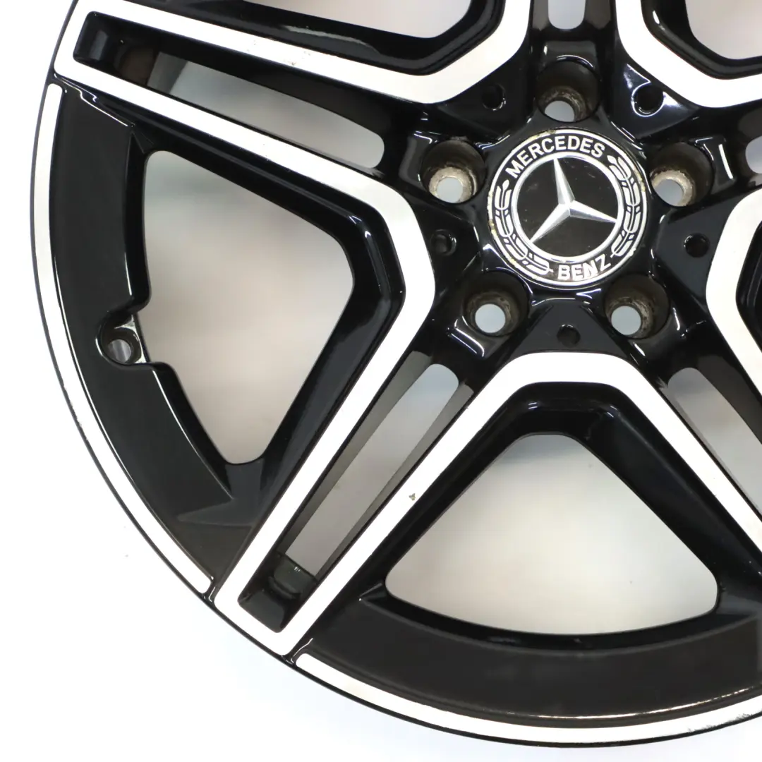 Jante Alliage 5 Double Rayon 18" 8J ET:40 pour Mercedes W177 V177 AMG à propos du numéro de pièce A1774014000 Mercedes W177 V177 AMG Jante Alliage 5 Double Rayon 18" 8J ET:40 - SKU A1774014000-1 - Numéro de pièce A1774014000