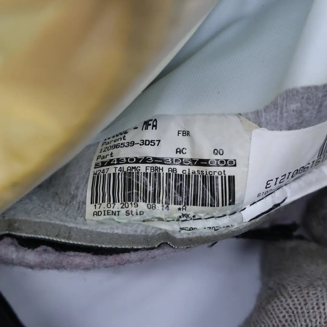 Mercedes W177 Oparcie Fotela Podgrzewane Przód Prawo Skóra - SKU A1779104602-1 - Numer Części A1779104602